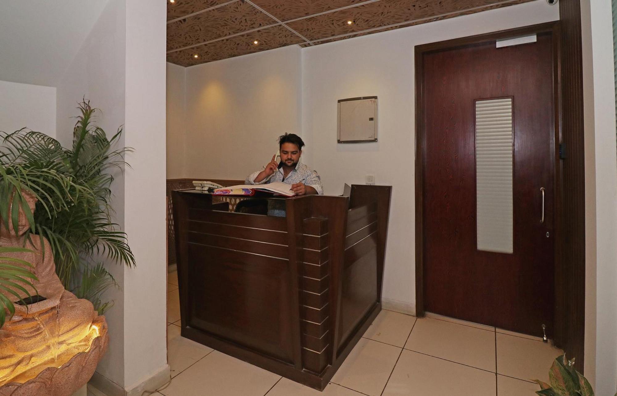 Wonderland Inn Near Aravali Biodiversity Park Gurgaon Exterior foto